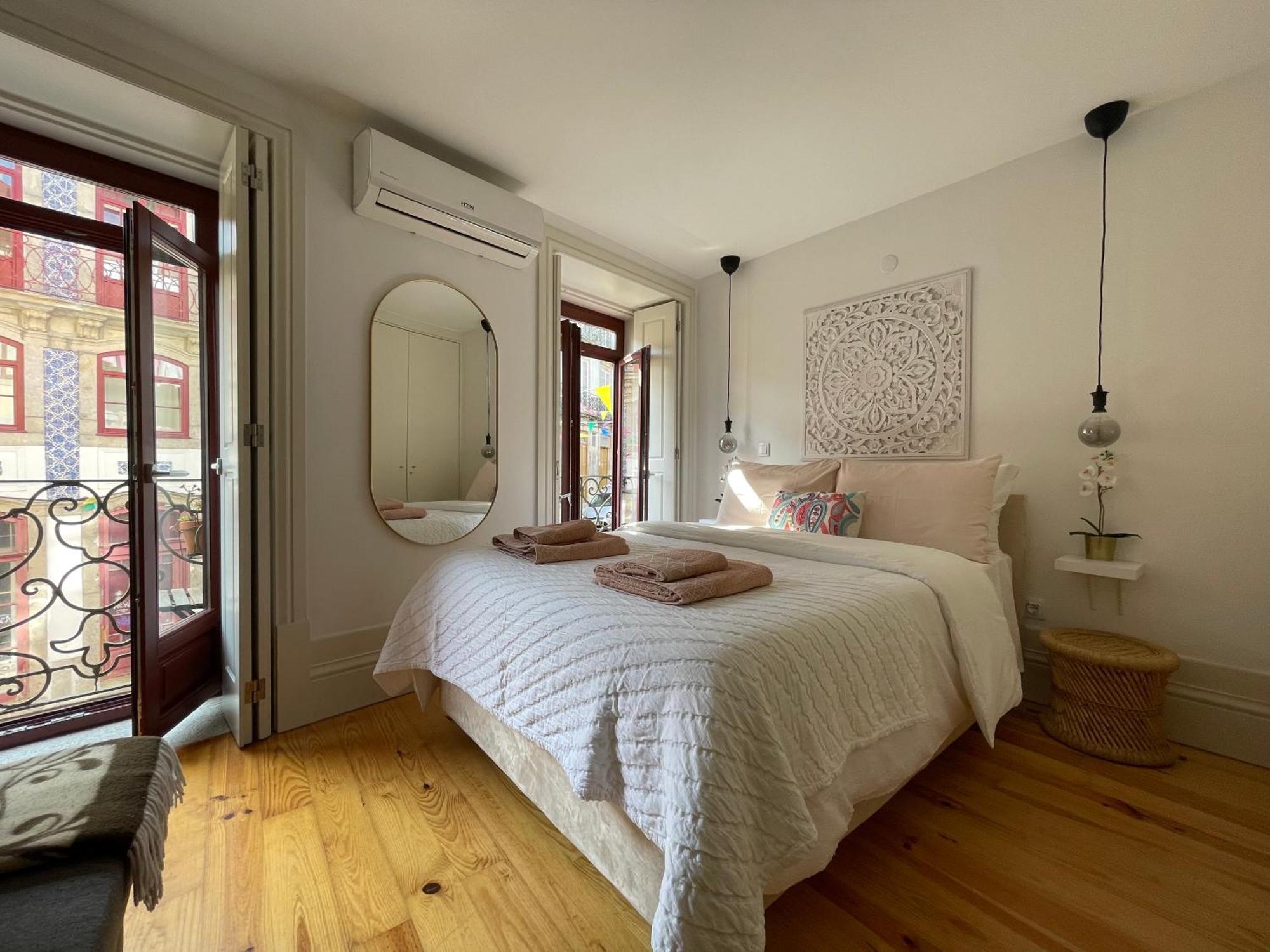 Historic Porto Balcony Hideaway - Taipas House 60 Apartment Exterior photo